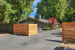 1527 NE 123rd St, Seattle, WA 98125 - Photo 2