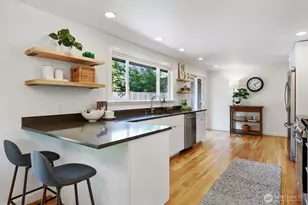 1527 NE 123rd St, Seattle, WA 98125 - Photo 14