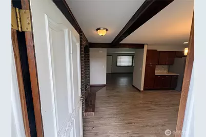 1828 Gossard Street, Enumclaw, WA 98022 - Photo 2