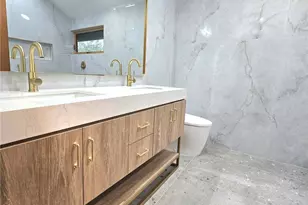 2419 Federal Ave E, Seattle, WA 98102 - Photo 12