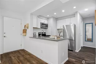 769 Hayes St, Seattle, WA 98109 - Photo 12