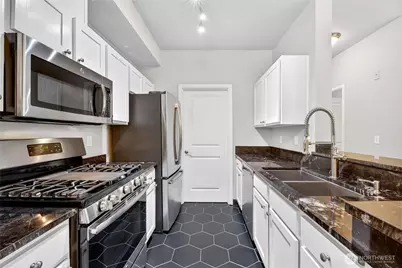 503 225th Lane NE #F101, Sammamish, WA 98074 - Photo 12