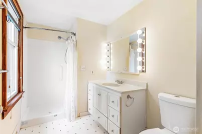 421 E Division Street, Mount Vernon, WA 98274 - Photo 22