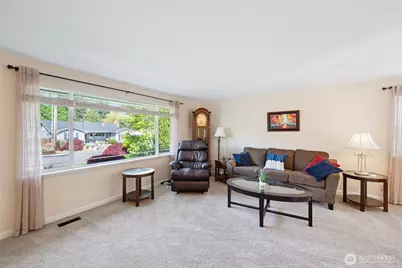 555 4th Avenue S, Edmonds, WA 98020 - Photo 2