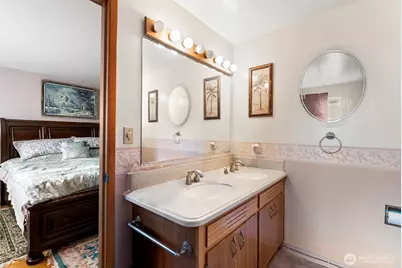 16745 Meridian Avenue N, Seattle, WA 98133 - Photo 22