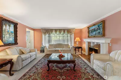 16745 Meridian Avenue N, Seattle, WA 98133 - Photo 4