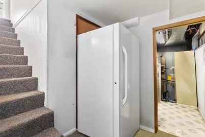 16745 Meridian Avenue N, Seattle, WA 98133 - Photo 34