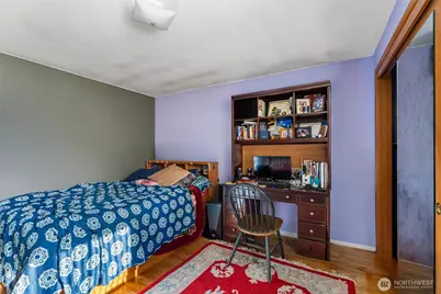 16745 Meridian Avenue N, Seattle, WA 98133 - Photo 18