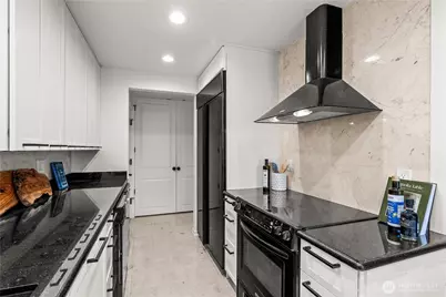2501 Canterbury Lane E #203, Seattle, WA 98112 - Photo 12