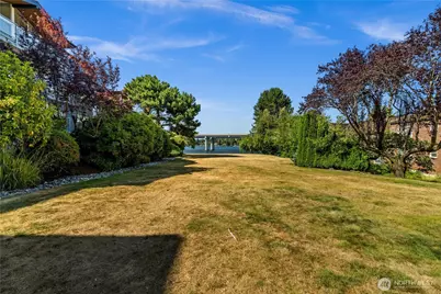 2501 Canterbury Lane E #203, Seattle, WA 98112 - Photo 32