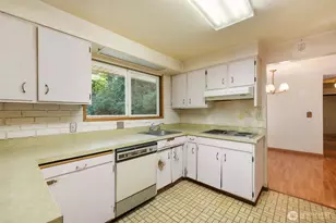 535 Surfcrest Pl NE, Poulsbo, WA 98370 - Photo 10