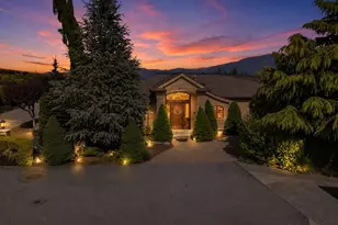36315 SE Saint Andrews Ln, Snoqualmie, WA 98065 - Photo 2