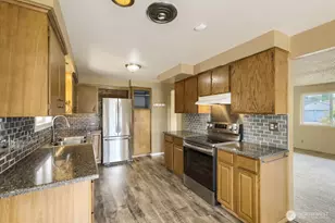 7718 S 120th St, Seattle, WA 98178 - Photo 2