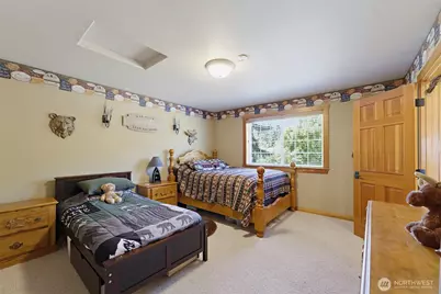10710 417th Street E, Eatonville, WA 98328 - Photo 24
