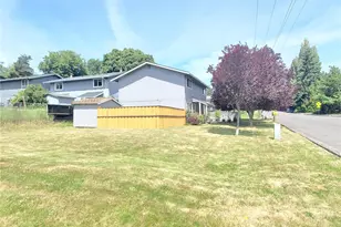 2024 21st St, Bellingham, WA 98225 - Photo 2