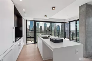 300 Virginia St, Seattle, WA 98121 - Photo 2
