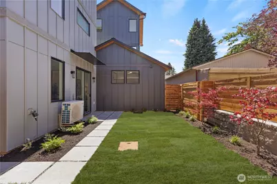 512 N 92nd Street, Seattle, WA 98103 - Photo 32
