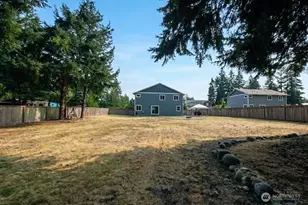301 135th Pl SE, Rainier, WA 98576 - Photo 6