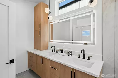 9242 Dayton Avenue N #A, Seattle, WA 98103 - Photo 20