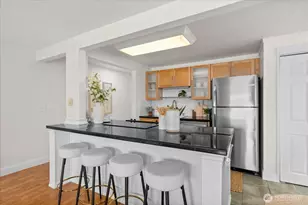 3700 W 25th Pl, Seattle, WA 98199 - Photo 16