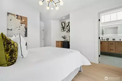 9242 Dayton Avenue N #B, Seattle, WA 98103 - Photo 18