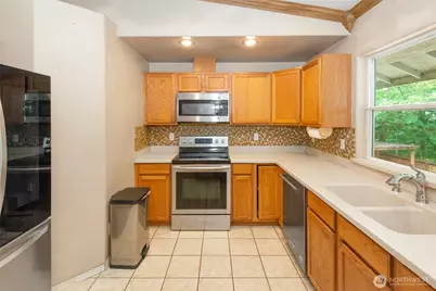 18714 Sylvan Dell Court SE, Yelm, WA 98597 - Photo 10