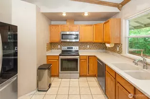 18714 Sylvan Dell Ct SE, Yelm, WA 98597 - Photo 10