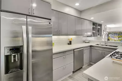 1202 Lakeview Boulevard E #1, Seattle, WA 98102 - Photo 12