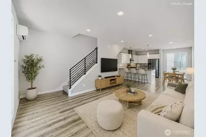8607 22nd Place NE, Seattle, WA 98115 - Photo 2