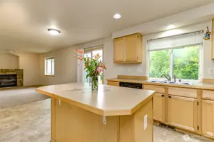 113 5th Ave SW, Pacific, WA 98047 - Photo 2