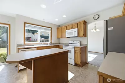 229 W Easton Avenue, Eatonville, WA 98328 - Photo 4