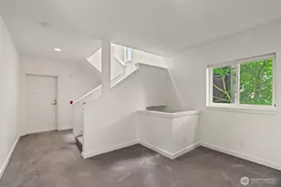 323 N 48th St, Seattle, WA 98103 - Photo 22