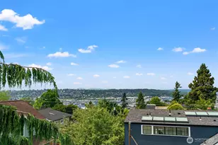 323 N 48th St, Seattle, WA 98103 - Photo 18