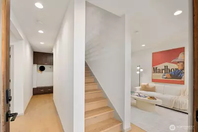 5921 32nd Avenue SW, Seattle, WA 98126 - Photo 2