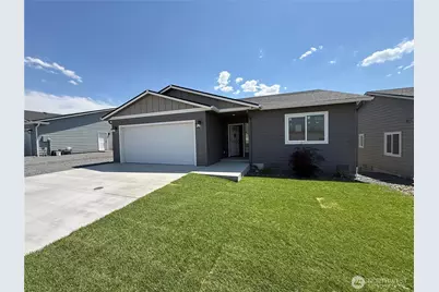 1576 6th Street SE, East Wenatchee, WA 98802 - Photo 1