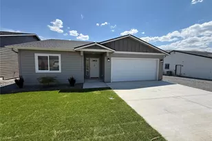 1576 6th St SE, East Wenatchee, WA 98802 - Photo 2