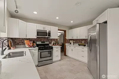 18325 214th Ave NE, Woodinville, WA 98077 - Photo 14
