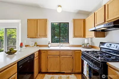 300 Butte Place, Pacific, WA 98047 - Photo 14