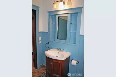 409 NE 95th  Street, Seattle, WA 98115 - Photo 18
