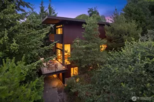 1701 33rd Ave, Seattle, WA 98122 - Photo 2