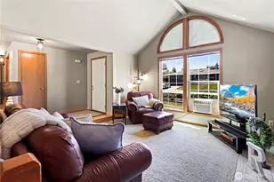 10103 27th Dr SE, Everett, WA 98208 - Photo 2