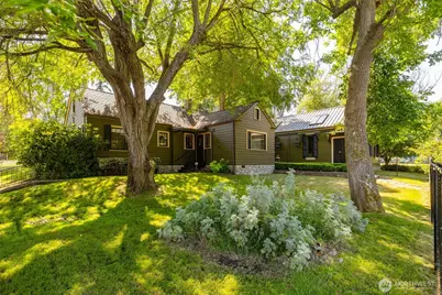 579 SE Ely Street, Oak Harbor, WA 98277 - Photo 2