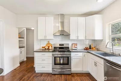 8632 45th Avenue S, Seattle, WA 98118 - Photo 12