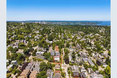 205 26th Avenue E, Seattle, WA 98112 - Photo 20