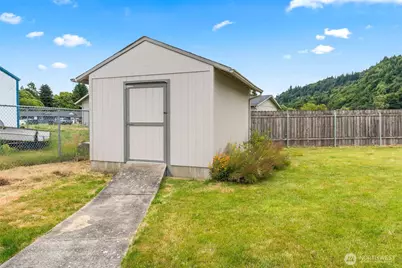 142 Charles Street, Longview, WA 98632 - Photo 32