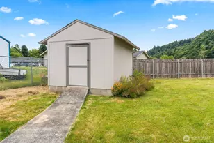 142 Charles St, Longview, WA 98632 - Photo 32