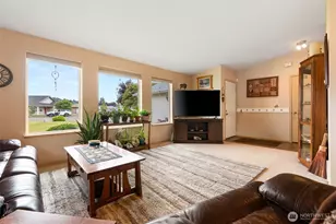 142 Charles St, Longview, WA 98632 - Photo 8