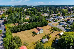 579 SE Ely St, Oak Harbor, WA 98277 - Photo 2
