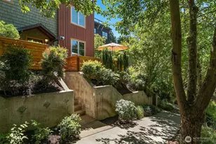 3824 Evanston Ave N, Seattle, WA 98103 - Photo 2