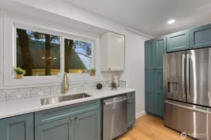 512 NW 44th St, Seattle, WA 98107 - Photo 10